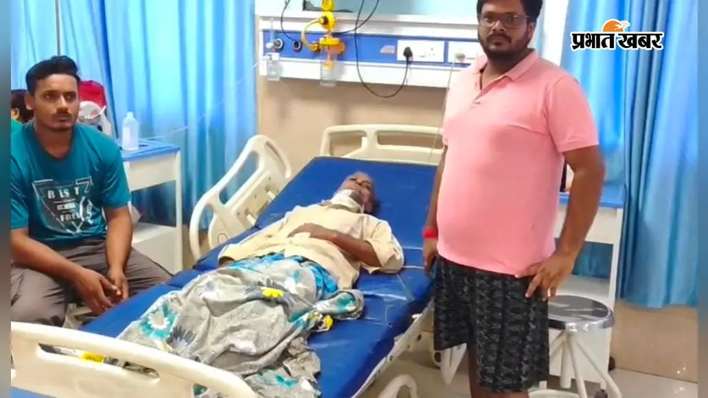 आरा में घर के बाहर सो रहे बुजुर्ग पर जानलेवा हमला, धारदार हथियार से गला काटने की कोशिश