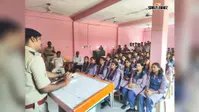 मोतिहारी : डिजिटल अरेस्ट से लेकर OTP ठगी तक, घोड़ासहन पुलिस ने छात्रों को किया सावधान