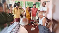 पटेढ़ी बेलसर में पॉश मशीन का सर्वर धीमा, राशन के लिए घंटों इंतजार कर रहे उपभोक्ता