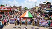 PHOTOS : पटना में 105 फीट के तिरंगे के साथ निकली भव्य यात्रा, युवाओं में दिखा गजब का देशप्रेम