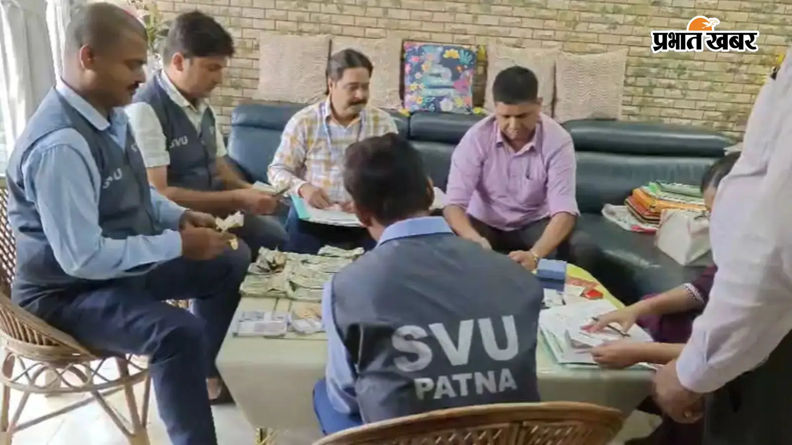 बिहार के इंजीनियर पर SVU का रेड, पटना के फ्लैट में मिले 81 लाख के गहने और कैश, 11 साल में बना ली अकूत संपत्ति