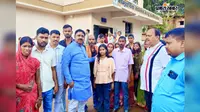कटोरिया वज्रपात में तीन महिलाओं की मौत पर पहुंचे विधायक , परिजनों को चार-चार लाख मुआवजे का भरोसा
