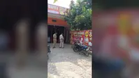 गोपालगंज : मीरगंज में रेस्टोरेंट पर पुलिस की छापेमारी, युवक और दो युवतियां रेस्क्यू; दो कर्मचारी गिरफ्तार