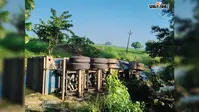 रोहतास में फिर झपकी बनी हादसे की वजह, 30 फीट गहरी खाई में गिरा बालू लदा हाइवा, चालक गंभीर