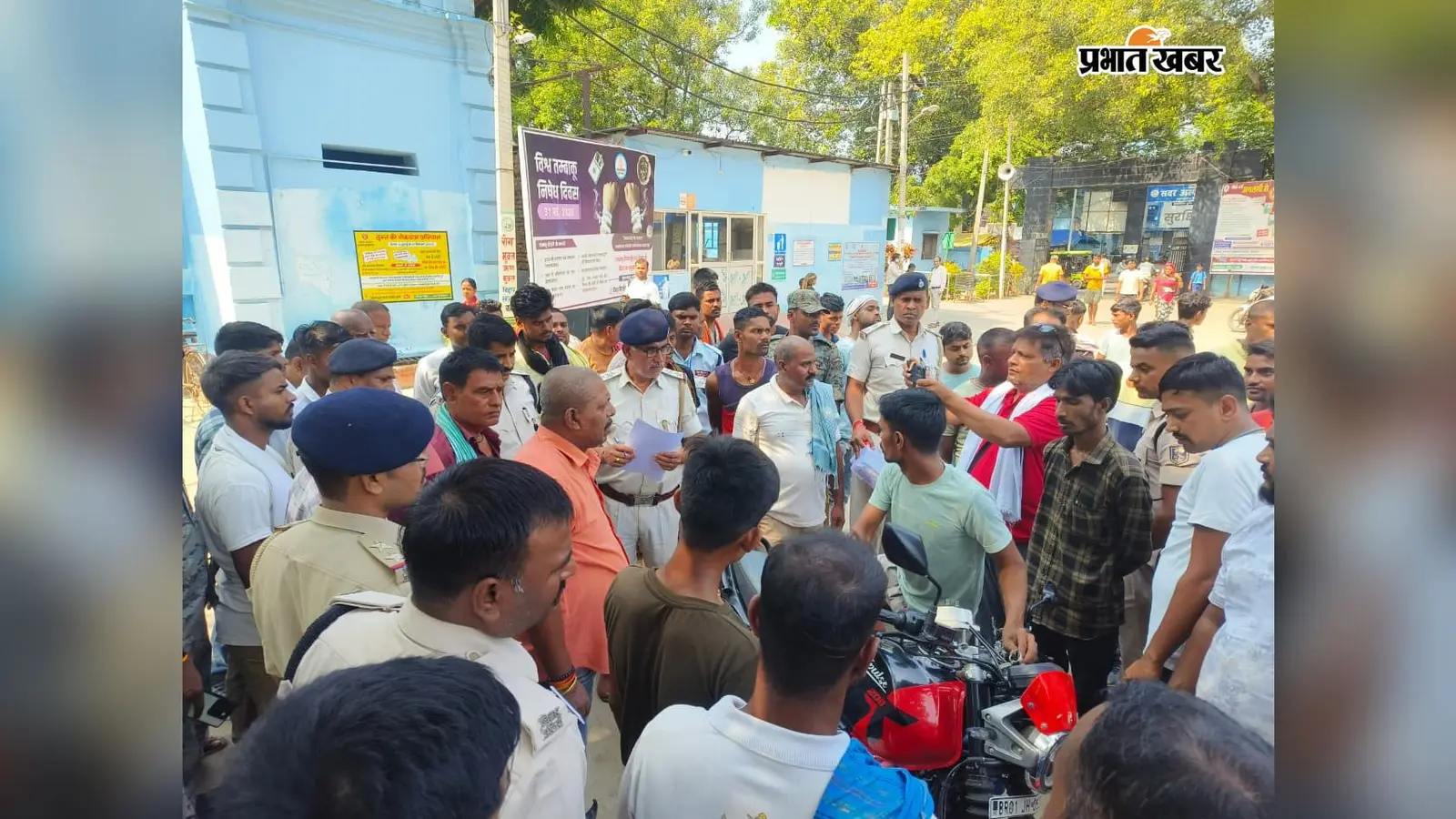 इमरजेंसी में मरीज की मौत पर हंगामा व तोड़फोड़ के बाद मुंगेर मॉडल सदर अस्पताल की इलाज व्यवस्था ठप