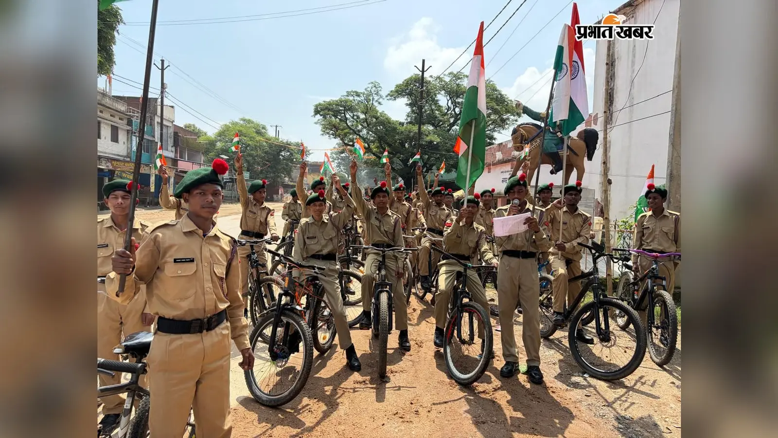 संत जोसेफ स्कूल के छात्रों ने तिरंगा यात्रा निकाली