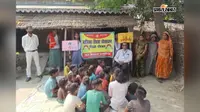 महादलित बालिकाओं को शिक्षा से जोड़ने घर-घर पहुंच रहे प्रधानाध्यापक