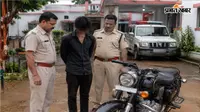 गुमला में फर्जी नंबर लगाकर बुलेट चला रहा युवक पुलिस के हत्थे चढ़ा
