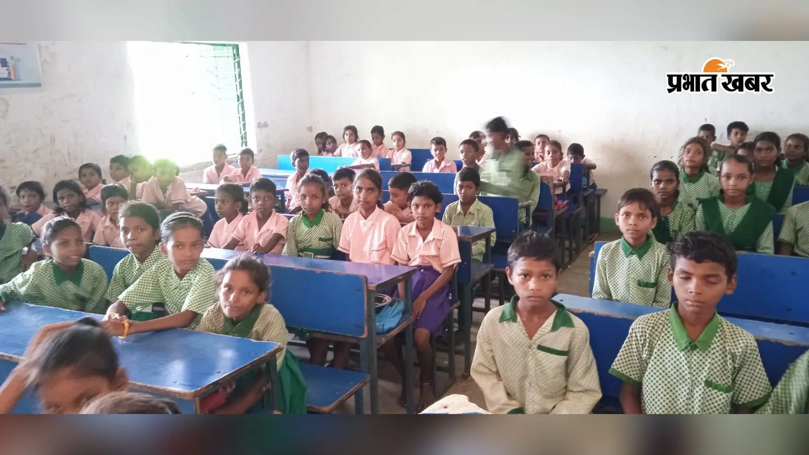 राष्ट्रगान भी सही नहीं गा पा रहे बच्चे! सरकारी स्कूलों में शिक्षा व्यवस्था पर उठे गंभीर सवाल