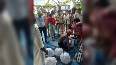 सीवान के भगवानपुर हाट में डीएम का मत्स्य केंद्र निरीक्षण, नई हैचरी और फीड मिल लगाने का निर्देश