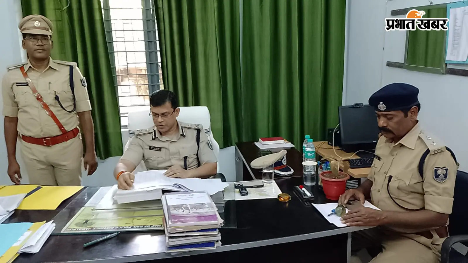 जमालपुर में रेल आईजी का निरीक्षण, सक्रिय अपराधियों पर कड़ी निगरानी और गश्त बढ़ाने के निर्देश