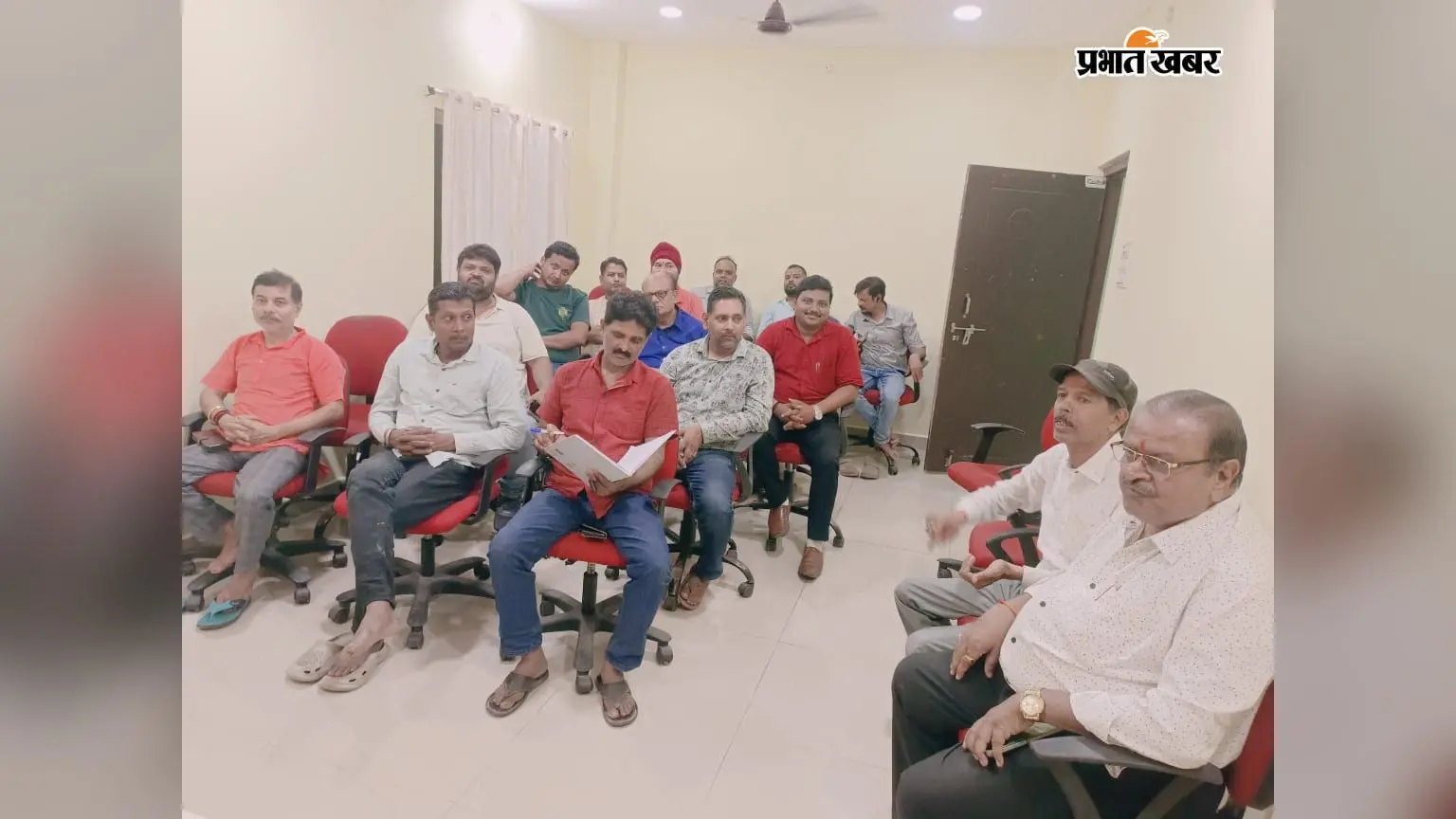 गुमला चेंबर की बैठक में व्यापारियों के मुद्दों पर मंथन, बिजली से खाद्य सुरक्षा तक उठेंगे सवाल