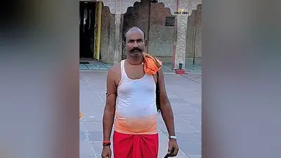 लखनऊ-सीतापुर हाईवे पर पलटी बस, योगापट्टी के हरिशंकर यादव की मौत,धार्मिक यात्रा पर निकले थे