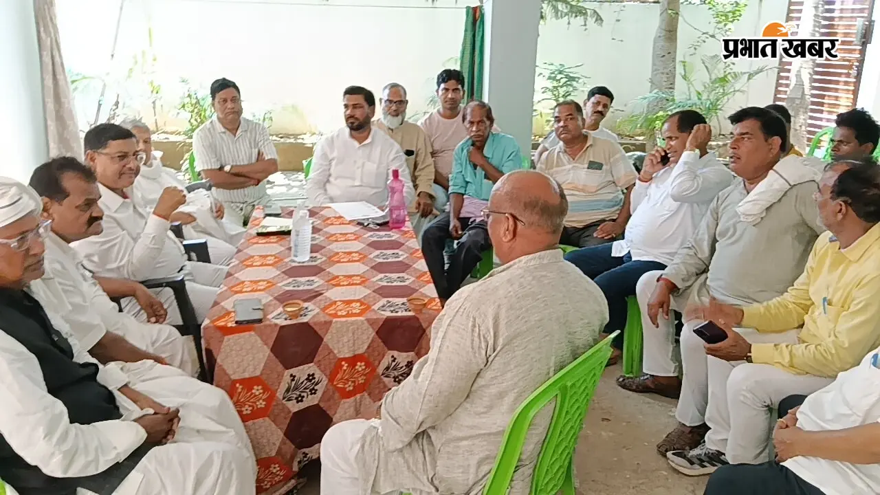 कैमूर में PDS विक्रेताओं की मापतौल समस्या पर बैठक, जिला पदाधिकारी ने दिया जल्द समाधान का भरोसा