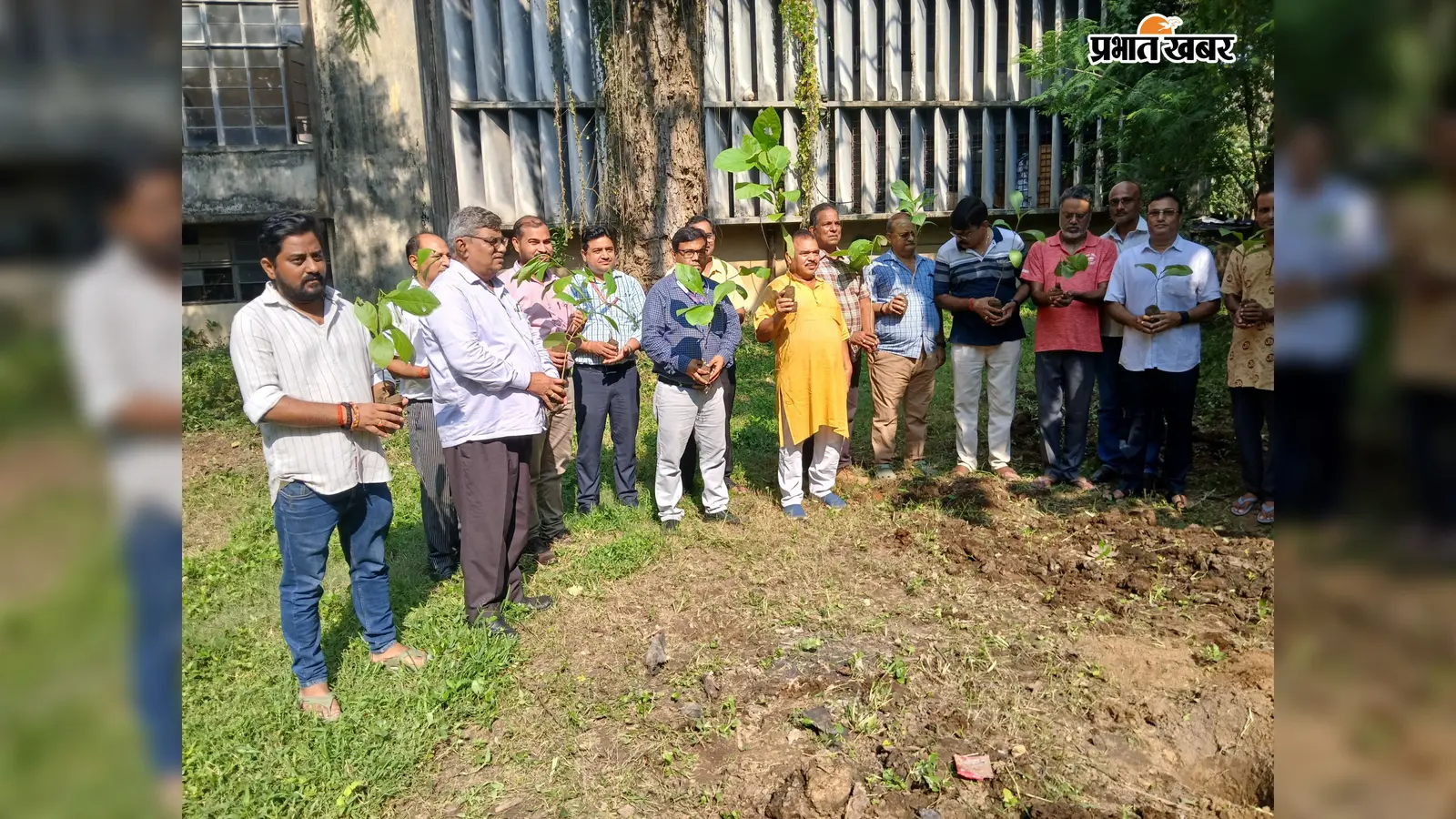 रोहतास उद्योग समूह परिसर में 101 पौधे लगाए, हरियाली के साथ संरक्षण का भी लिया संकल्प