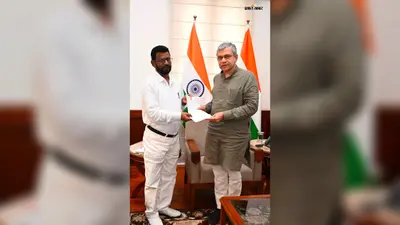 बरवाडीह-चिरमिरी रेल परियोजना पर फिर जगी उम्मीद, रेल मंत्री से मिले सांसद बैद्यनाथ राम