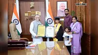 कम उम्र में कमाल! गुमला की बाल लेखिका आरोही को अमेरिका की यूनिवर्सिटी से मानद डॉक्टरेट, राज्यपाल ने किया सम्मानित