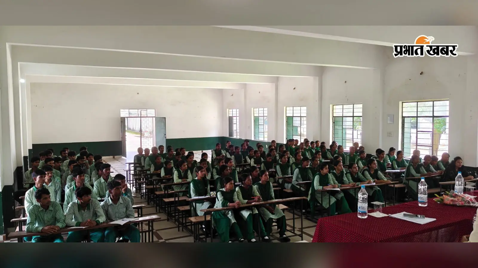 खूंटी में युवाओं को मिला कानून और अधिकारों का पाठ, जेल में बंदियों को भी दी गयी अहम जानकारी
