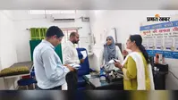 अस्पताल में अचानक पहुंचे DC तो खुली व्यवस्था की पोल, 3 डॉक्टर गैरहाजिर; वेतन पर लगी रोक