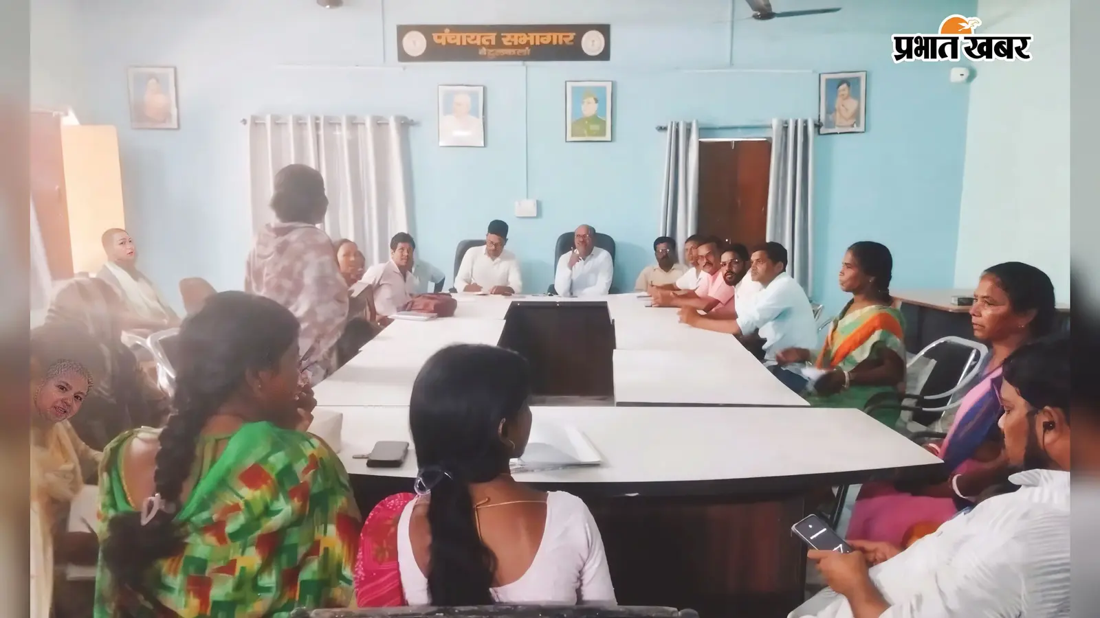 गोला में मतदाता पुनरीक्षण को लेकर पंचायत की पहल, बूथ स्तर पर लगेगा शिविर; फॉर्म 6, 7 और 8 की दी जाएगी जानकारी