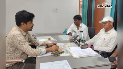 गुलियाडीह में सड़क नहीं होने से लोगों को हो रही परेशान, निर्माण को लेकर सीओ से मिले झामुमो नेता