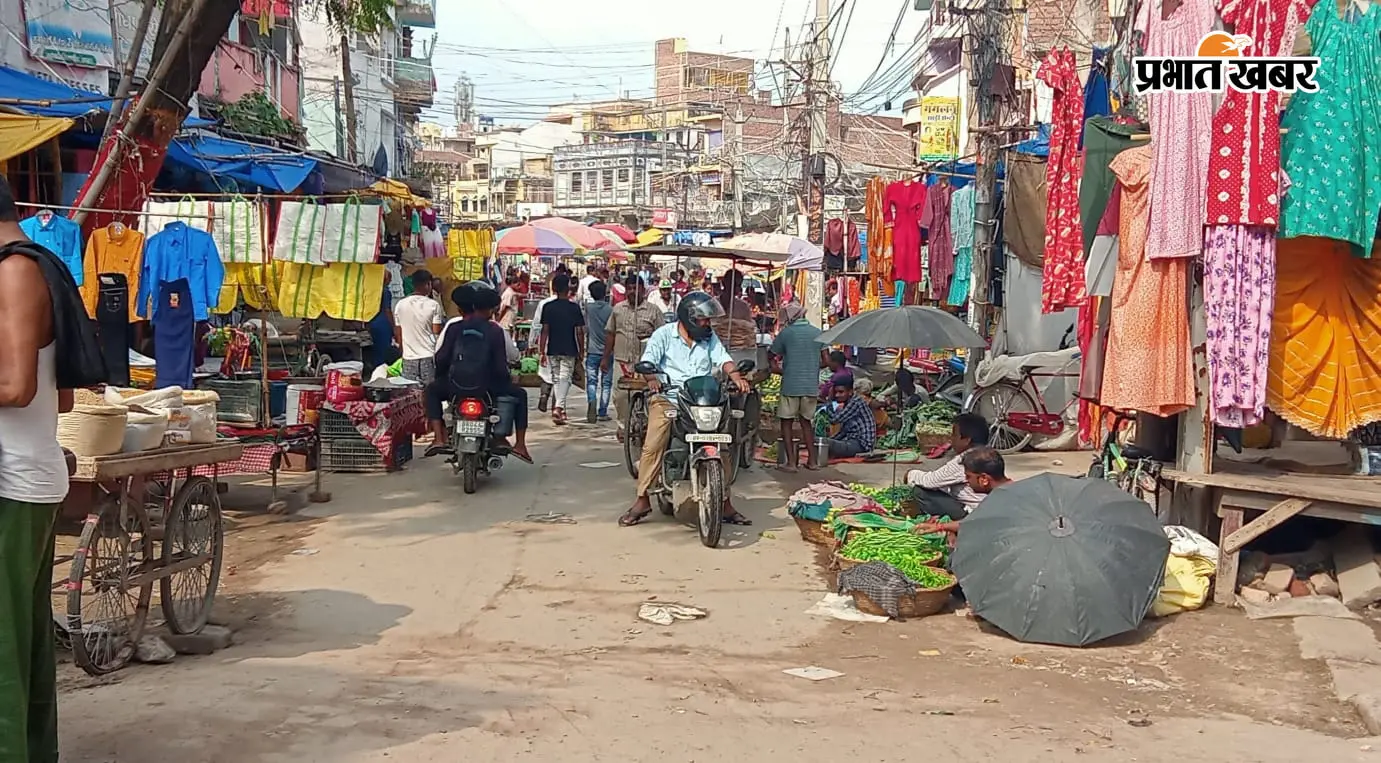 सारण : सरकारी बाजार में अतिक्रमण से जाम, सुबह 8 बजे के बाद कदम रखना मुश्किल, पार्किंग के लिए भी जगह नहीं