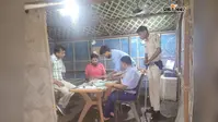 पाकुड़ में अवैध खनिज परिवहन पर शिकंजा, आधी रात रानीपुर चेकपोस्ट पहुंचे DMO
