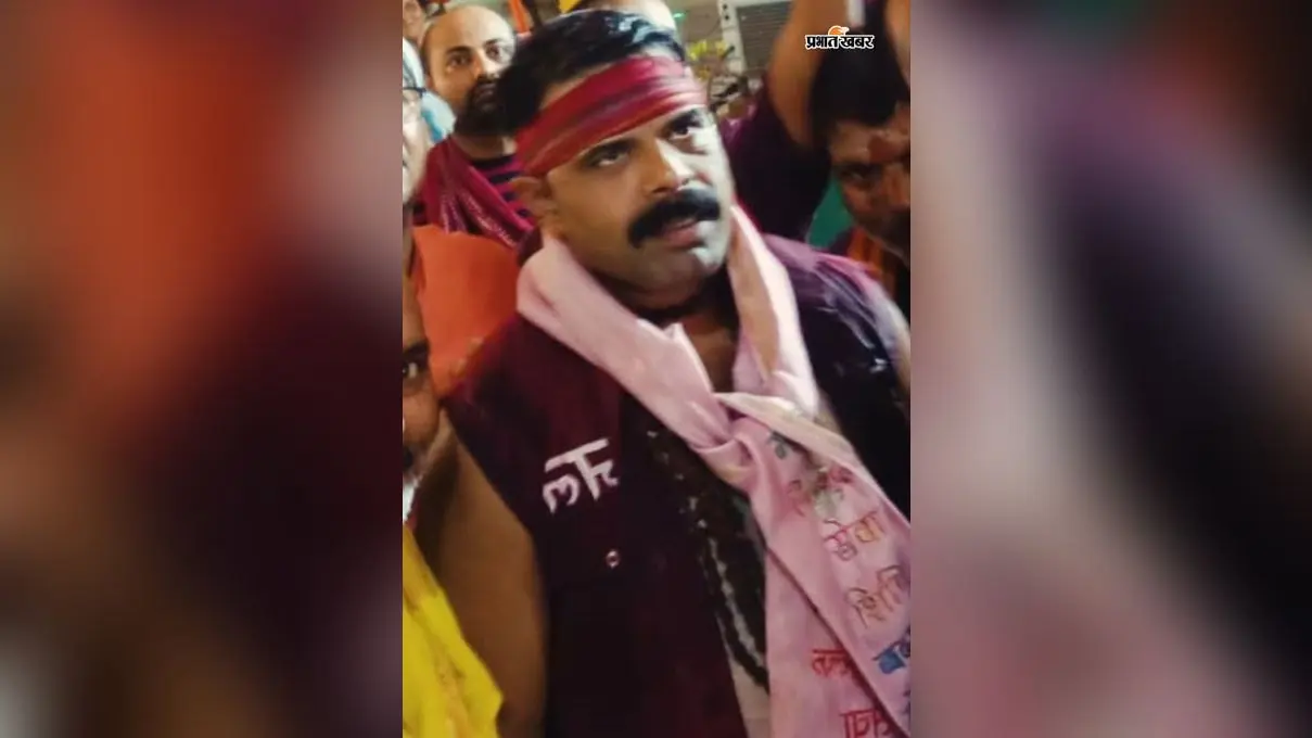हर दूसरे दिन बाबा धाम में जलाभिषेक, सप्ताह में 3 बार 105 किमी 'डाक बम' यात्रा करते हैं कन्हैया