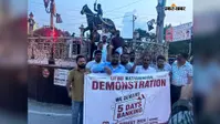 पांच दिवसीय बैंकिंग व्यवस्था लागू करने की मांग, सहरसा में बैंककर्मियों ने निकाला जुलूस