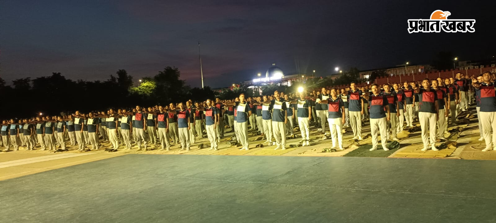 फोटो - 1. राजगीर के बिहार पुलिस अकादमी में नशामुक्ति की शपथ लेते प्रशिक्षु पुलिस पदाधिकारी | Prabhat Khabar Network