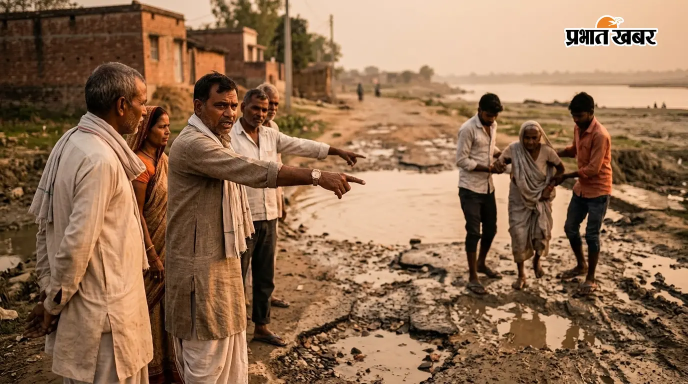 ऐजनीघाट-घाटकुसुम्भा सड़क बनी जानलेवा, मुखिया ने डीएम से मरम्मत की मांग की