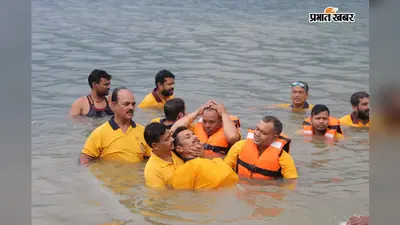 टाटानगर रेलवे सिविल डिफेंस ने रेलकर्मियों को डिमना लेक में दी इमरजेंसी रेस्क्यू ट्रेनिंग