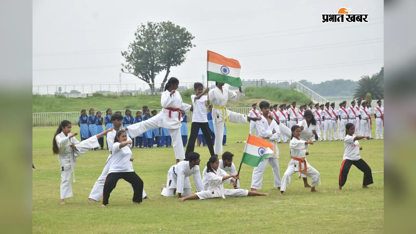 लोहरदगा में स्वतंत्रता दिवस समारोह को लेकर DC ने किया परेड रिहर्सल का निरीक्षण
