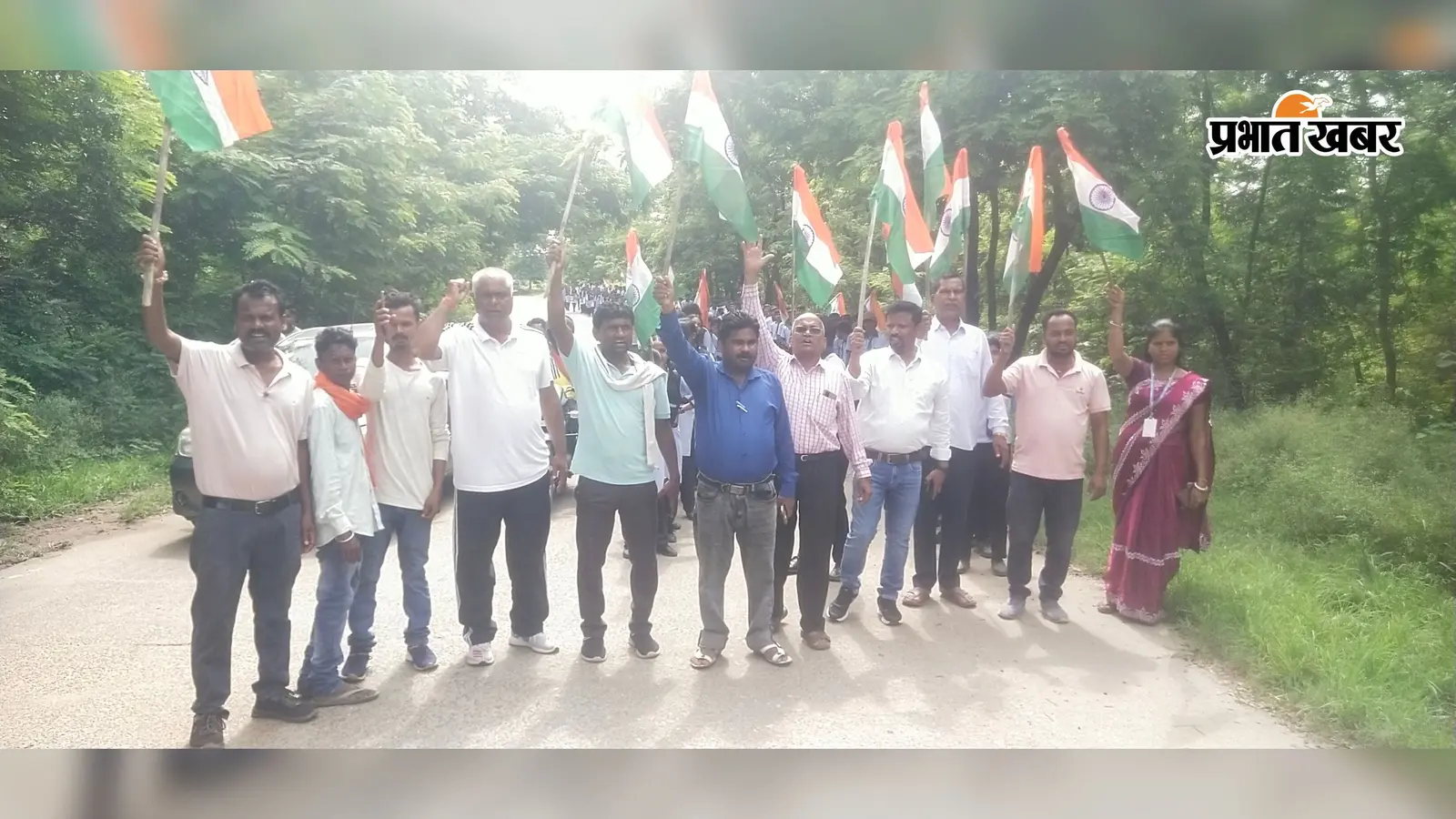 केदला में तिरंगा यात्रा से गूंजा देशभक्ति का संदेश, स्कूली बच्चों ने लिया बढ़-चढ़कर हिस्सा