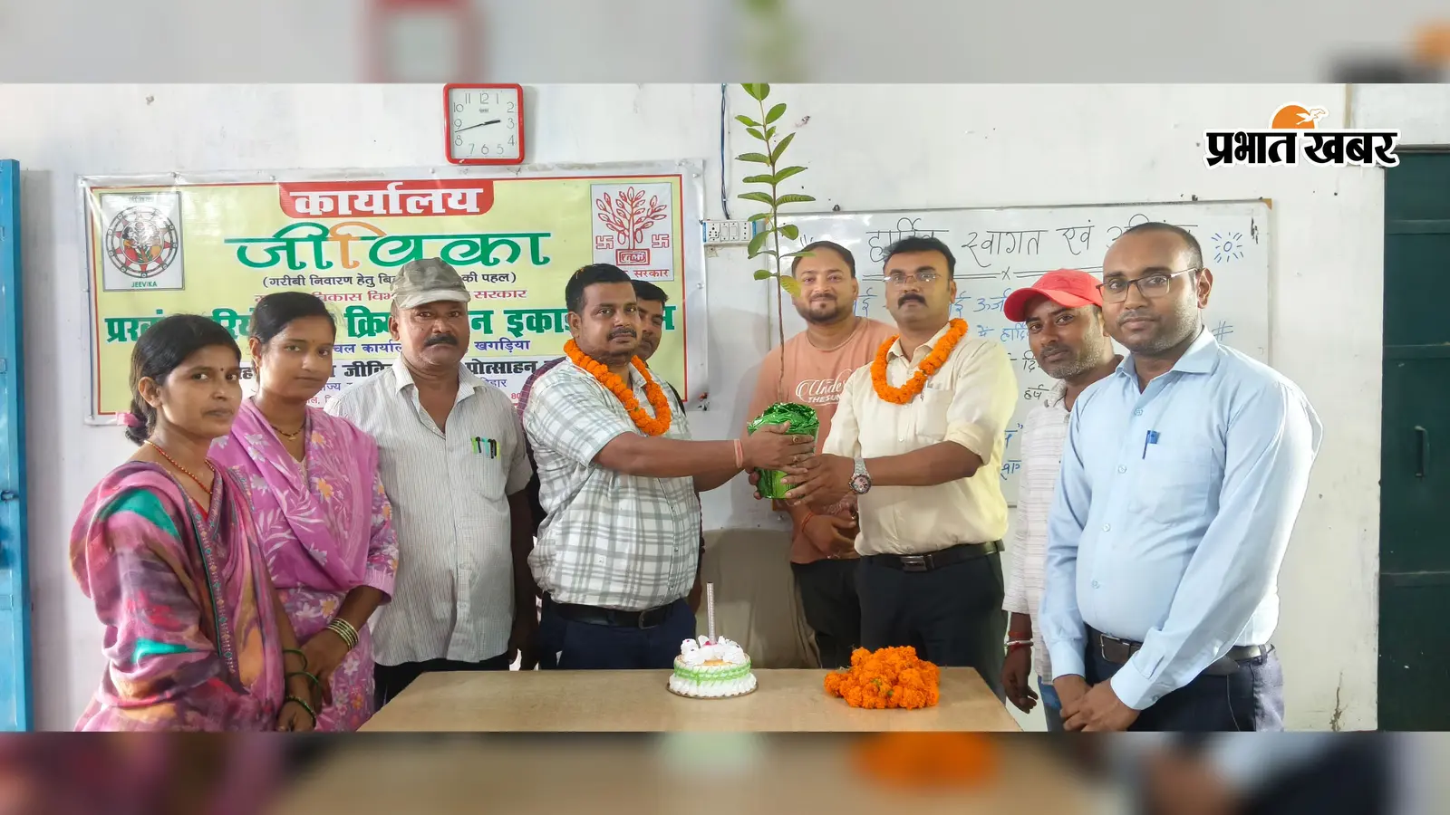 खगड़िया के चौथम जीविका में नए BPM अंजनी कुमार का स्वागत, पदभार ग्रहण के बाद कार्यालय परिसर में किया पौधरोपण