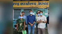 केसठ में प्रधानमंत्री टीबी मुक्त भारत अभियान के तहत टीबी मरीजों को अधिकारियों व स्वास्थ्यकर्मियों ने लिया गोद