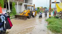 सीवान के नौतन बाजार में बारिश के बाद जलजमाव, जेसीबी से नाले की सफाई के बाद राहत