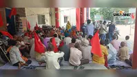 डुमरांव में खेग्रामस और भाकपा माले का 24 घंटे का सामूहिक अनशन शुरू: 'गरीबों को बासगीत पर्चा, जमीन, रोजगार और स्वास्थ्य की गारंटी दे सरकार'