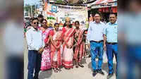 झुमरीतिलैया में मेरिडियन अकादमी के बच्चों ने निकाली तिरंगा यात्रा, देशभक्ति के नारों से गूंजा शहर