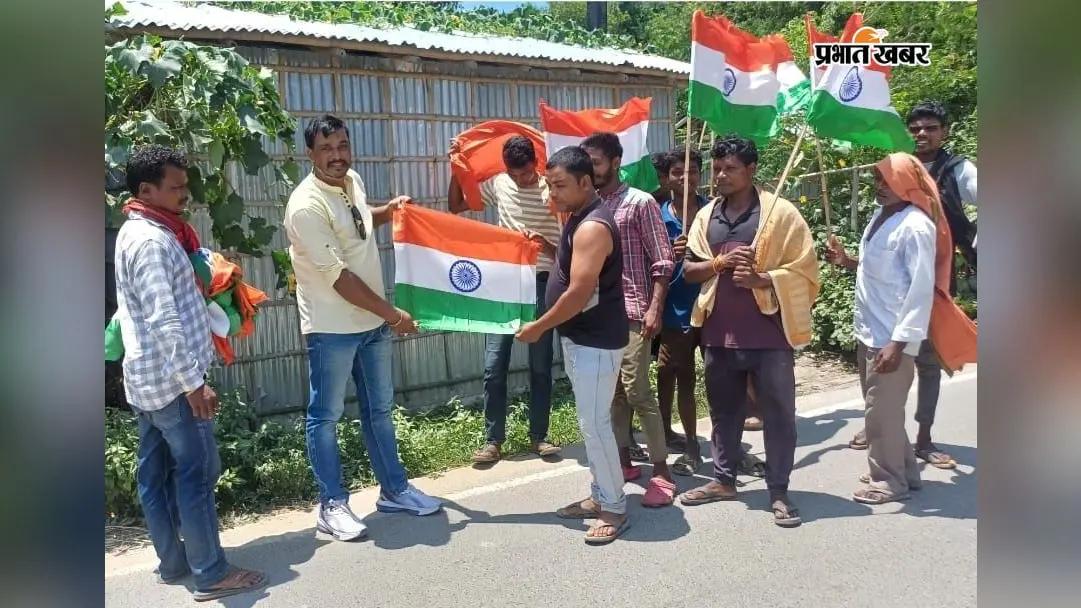 महाकाल सेना ने शुरू किया हर घर तिरंगा अभियान, घर-घर पहुंचाया राष्ट्रीय ध्वज