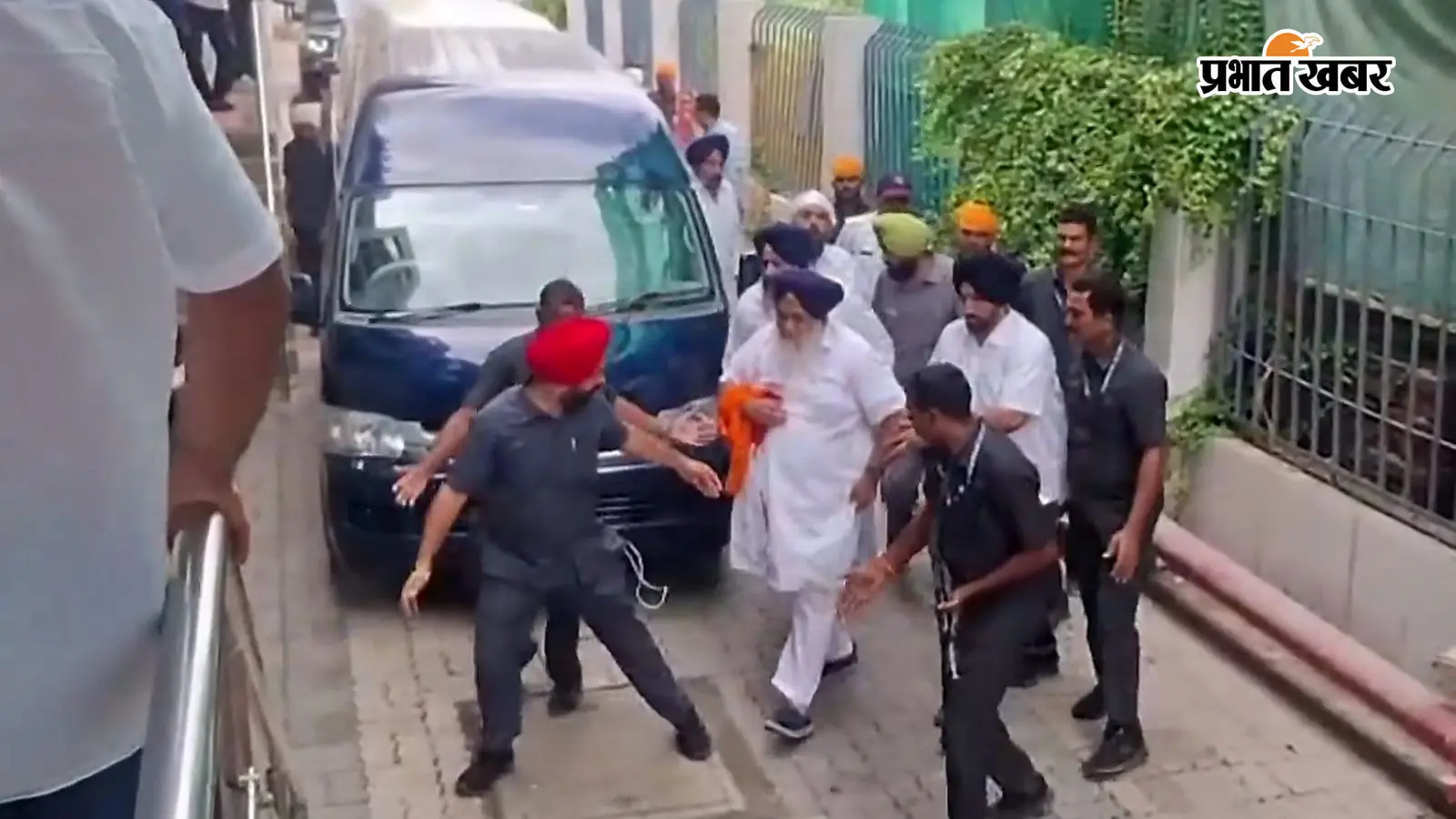 सुखबीर सिंह बादल पर किसने किया हमला ? सीएम फडणवीस ने दिया जांच का आदेश