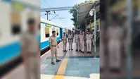 स्वतंत्रता दिवस को लेकर गोपालगंज के थावे जंक्शन पर बढ़ी सुरक्षा, ट्रेनों में विशेष जांच