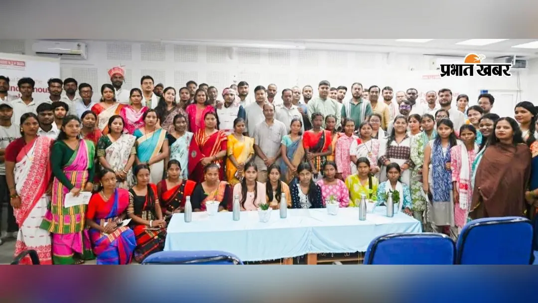आदिवासी दाइयों की भूमिका से लेकर सांस्कृतिक पहचान तक, घाटोटांड में आदिवासी दिवस पर हुआ विशेष आयोजन