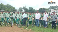 उन्नति का पहिया ने बदली विद्यार्थियों की राह, साइकिल मिलते ही खुशी से झूम उठे बच्चे
