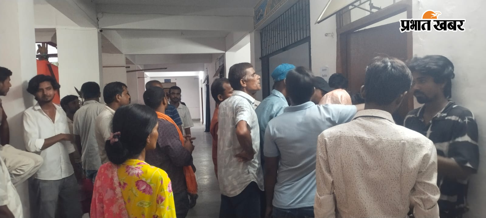 पीडीएस दुकानों के लिए आवेदन के अंतिम दिन उमड़ी अभ्यर्थियों की भीड़ | Prabhat Khabar Network
