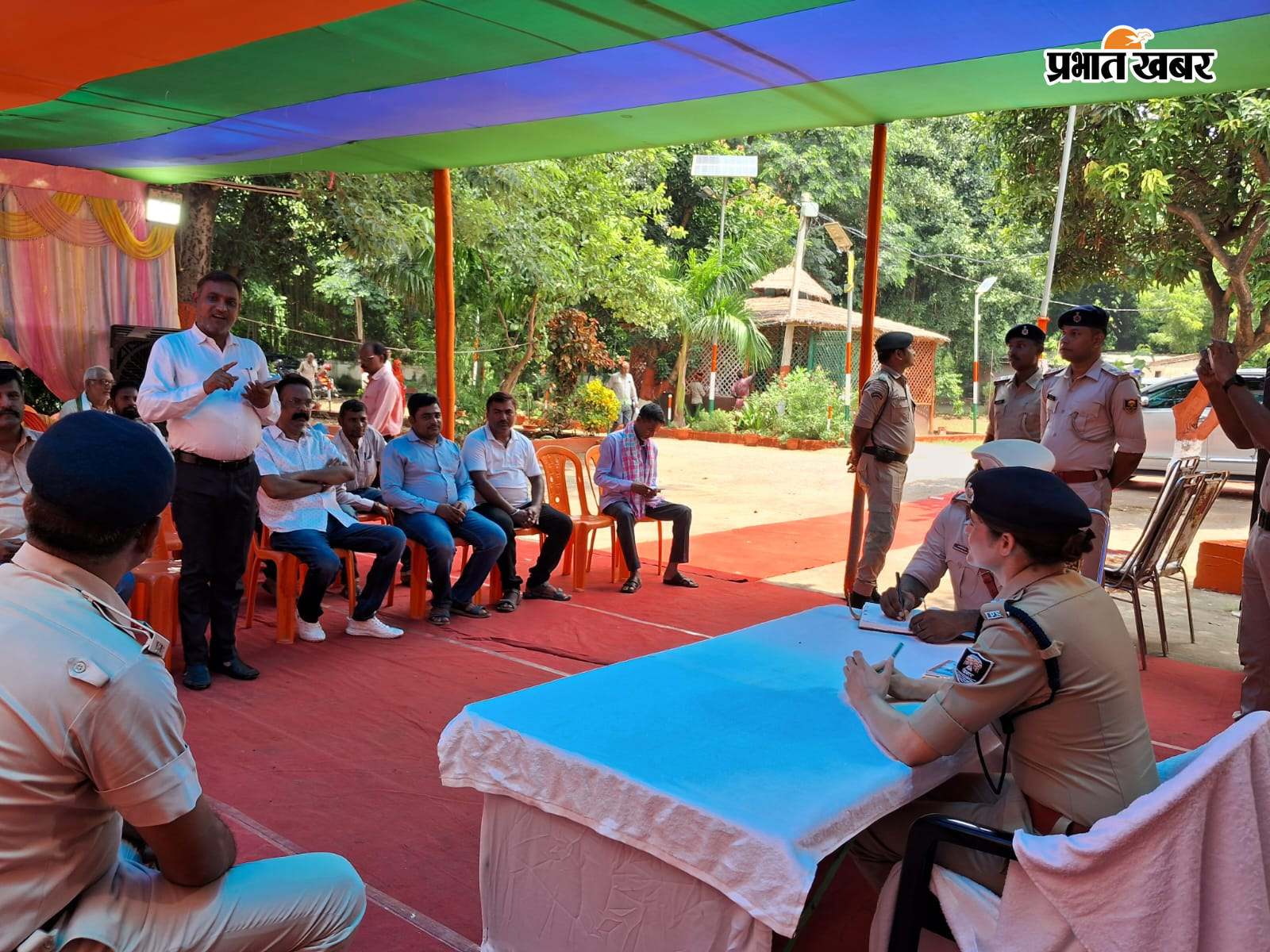 मेहंदिया थाने में लगा पुलिस अधीक्षक का जनता दरबार | Prabhat Khabar Network