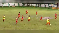 बिशुनपुर के मैदान में छाया फुटबॉल का जुनून, कई टीमों ने ट्रॉफी पर जमाया कब्जा