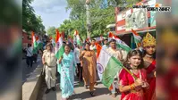 बलिया नगर परिषद में स्वास्थ्य जांच शिविर, कर्मियों के बीच बांटे गये तिरंगे
