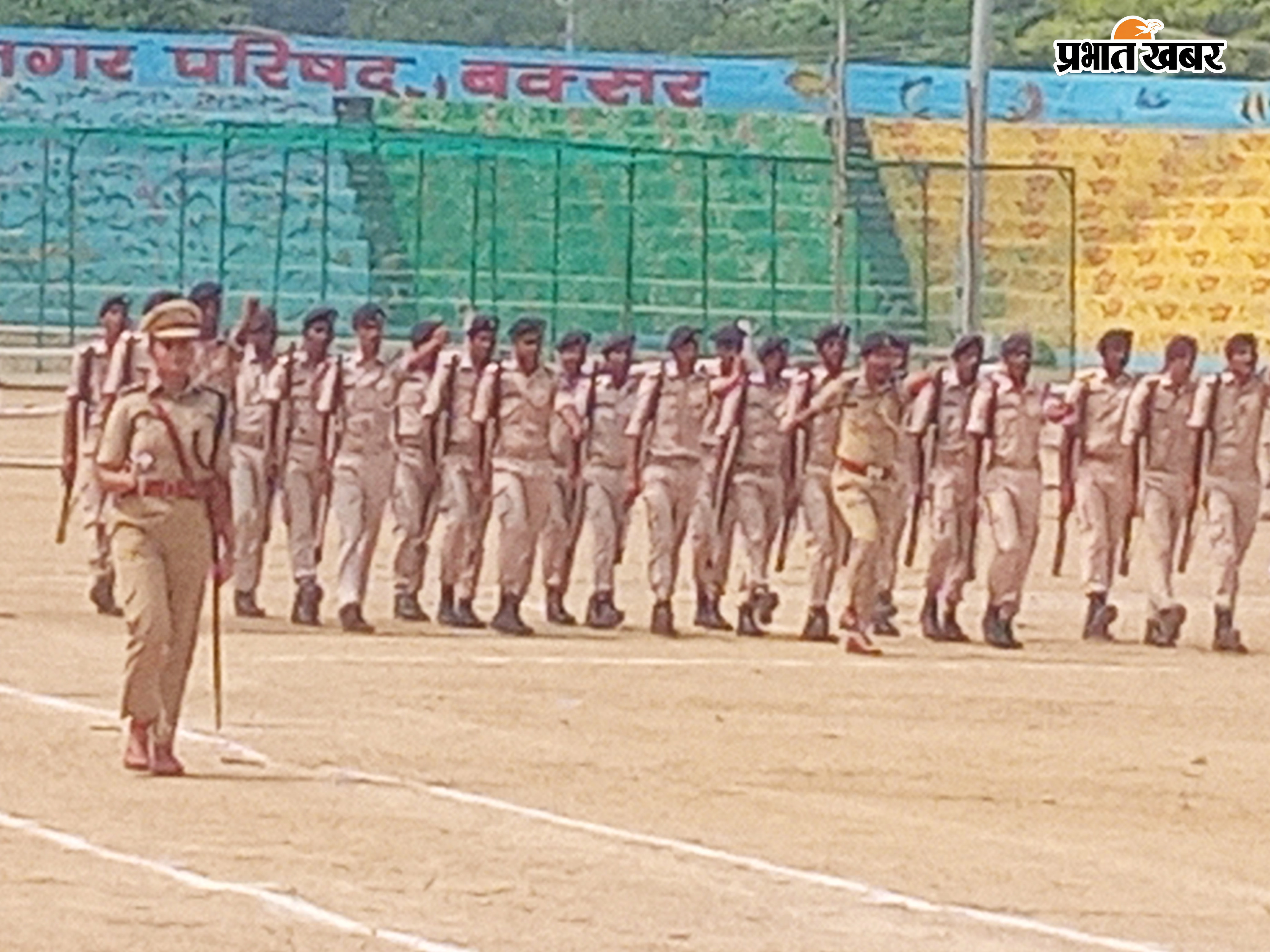 ऐतिहासिक किला मैदान में फुल ड्रेस रिहर्सल का निरीक्षण करते डीएम व एसपी | Prabhat Khabar Network