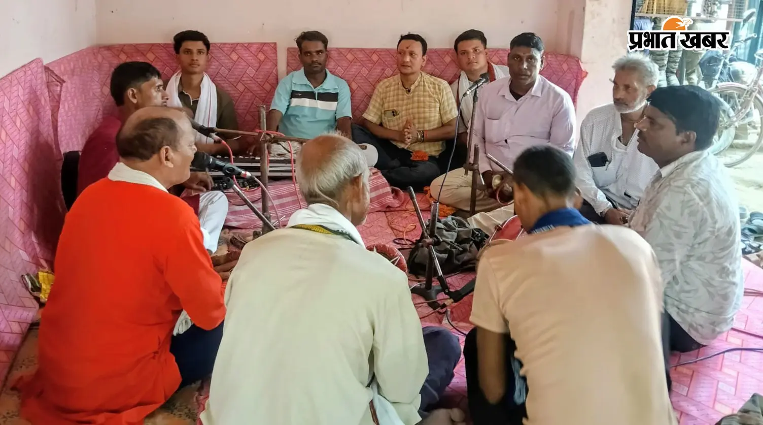 बक्सर: चौसा दुर्गा मंदिर में 24 घंटे का अखंड हरिकीर्तन शुरू, 'श्री उमानंद ब्रह्मबाबा वार्षिकोत्सव' में उमड़ी श्रद्धालुओं की भीड़